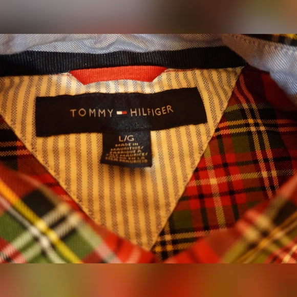 Tommy Hilfiger button up - Picture 2 of 3